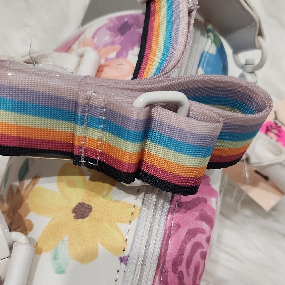🔹️Betsey Johnson🔹️ LBHARLEY Floral Mini  Handbag Crossbody - White  Multicolor - Picture 11 of 13
